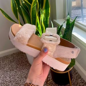 UGG Le Fuff Sandals in Jasmine